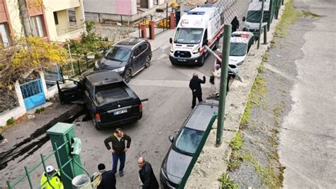 Kocaeli'de korkulukları aşıp alt yola düşen pikaptaki 2 kişi yaralandı